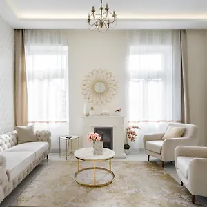 https://bpr-tienne-charming-apartment.inbudapesthotels.com