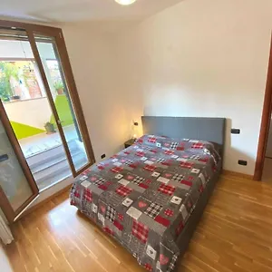 https://conte-rosso-house-con-doppia-terrazza-in-coorte.italymilanhotels.net
